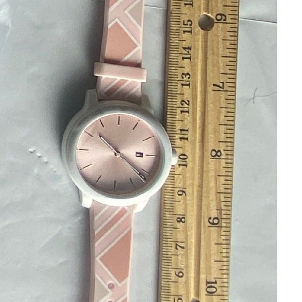 Tommy Hilfiger Pink White Geometric Pattern Analog‎ Wristwatch